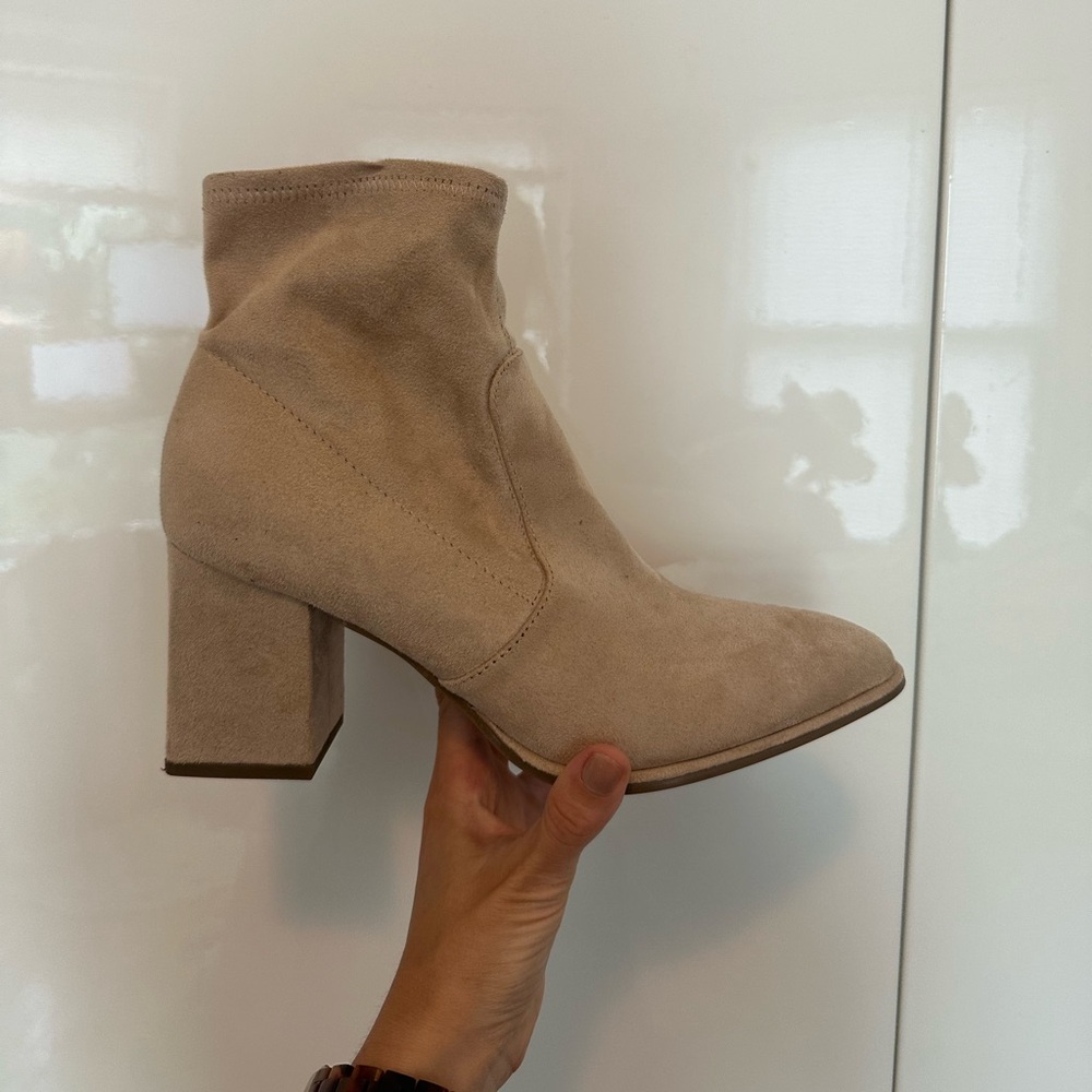 Tan velvet heeled boots